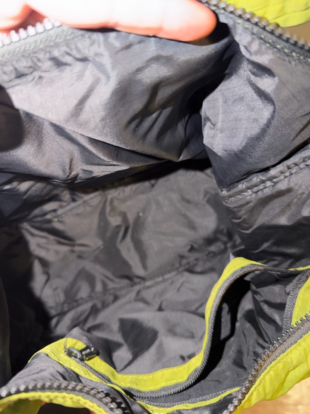 Baggu Avocado Green Mini Nylon Hobo Shoulder Bag - Picture 2 of 3